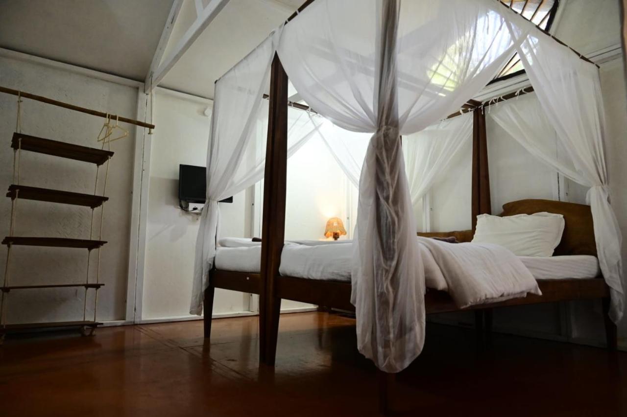 Village Susegat Beach Resort Morjim Extérieur photo